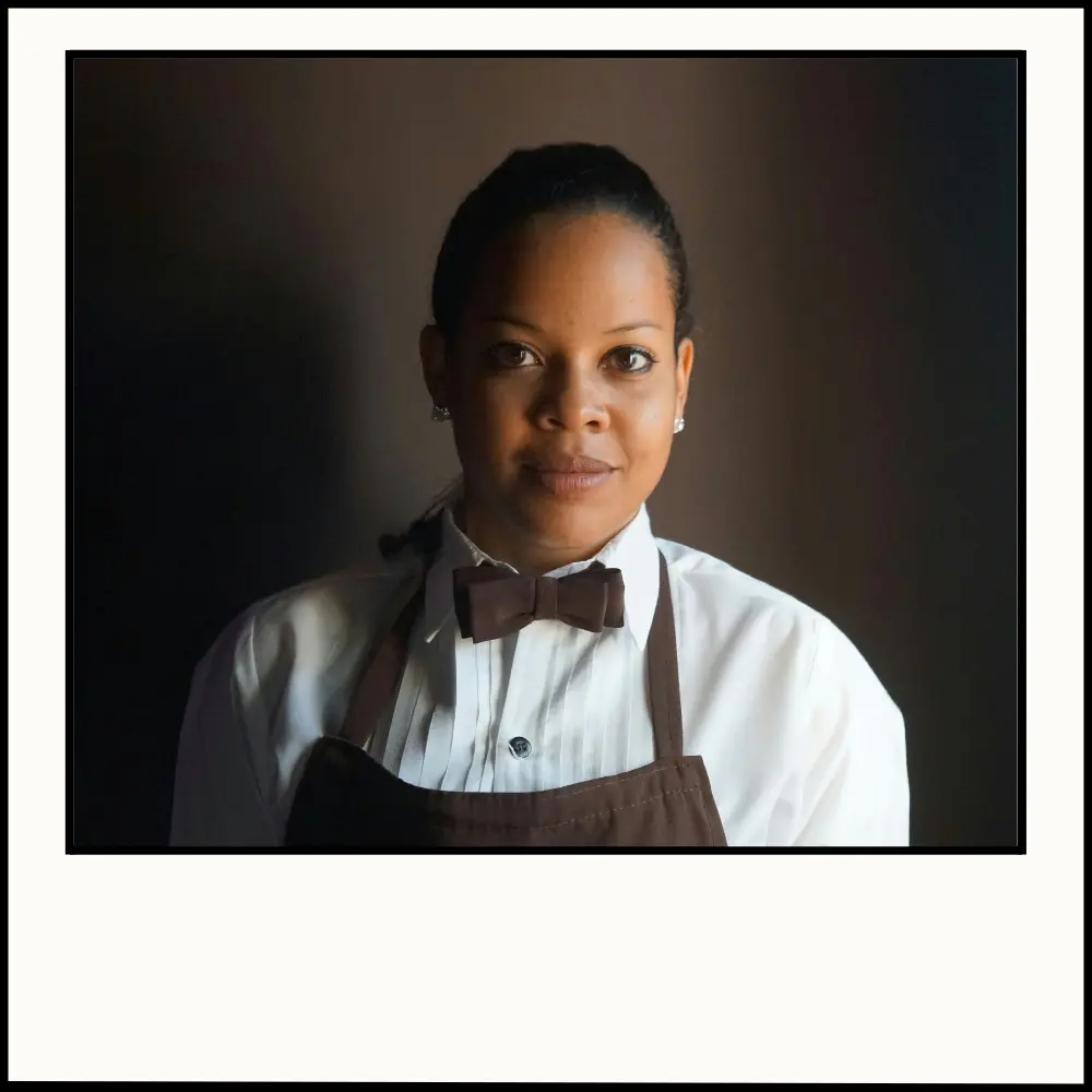 Clair, serveuse du restaurant La Fourchette Biterroise